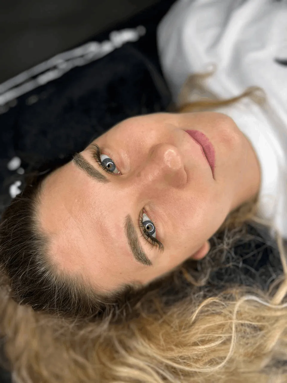 Волосковая техника перманентного макияжа бровей Волосковая техника перманентного макияжа бровей