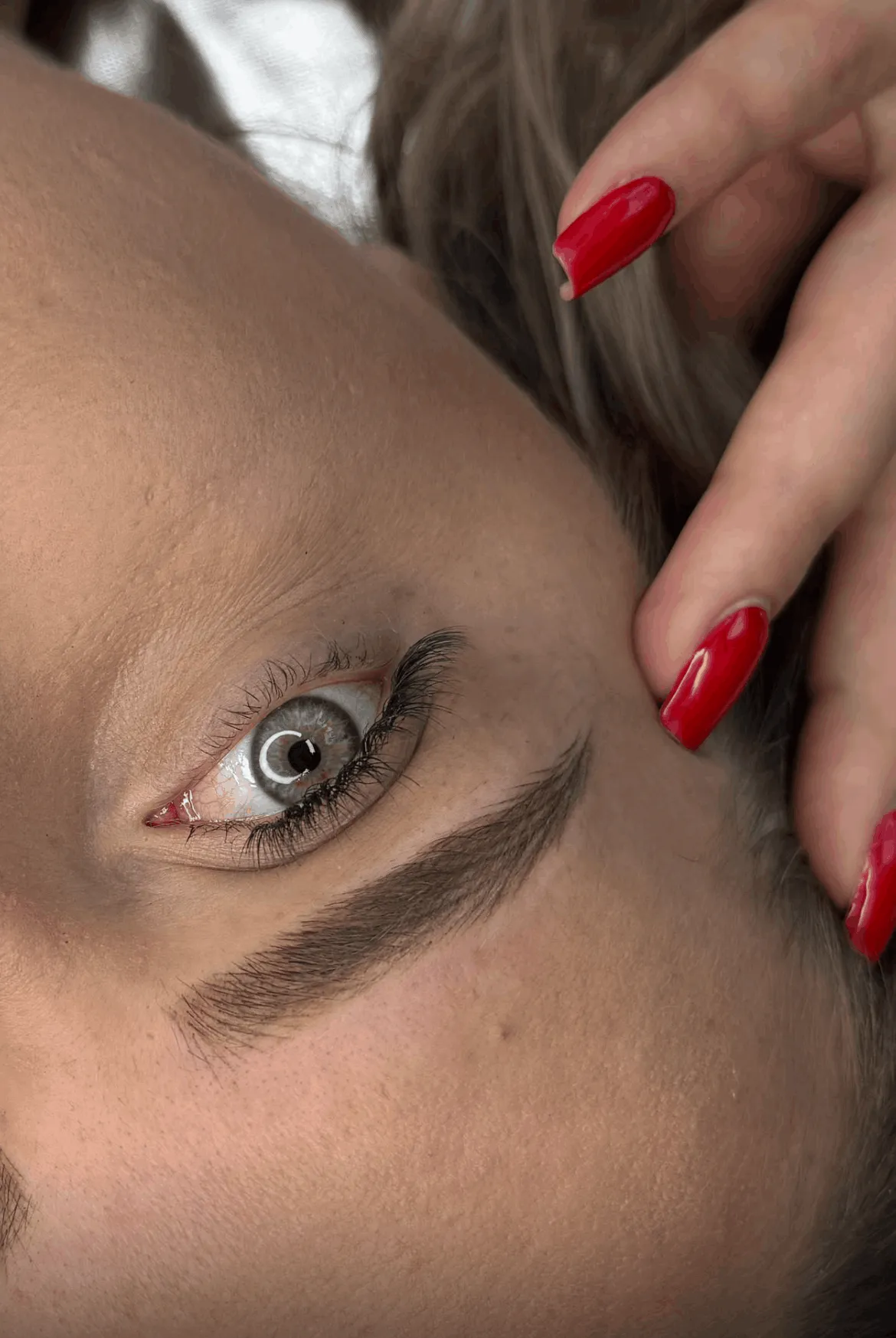 Коррекция перманента бровей (не позднее 2 месяцев) Коррекция перманента бровей (не позднее 2 месяцев)